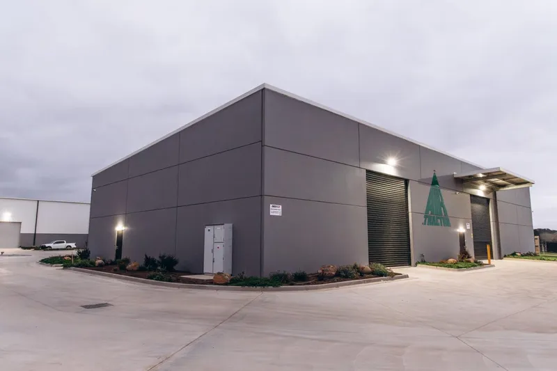 Tilt-panel warehouse